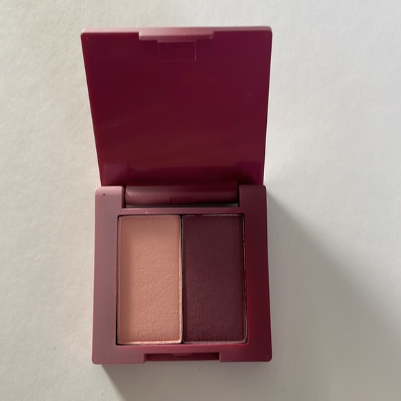 Travel size Beauty product bundle - Picture 14 of 14